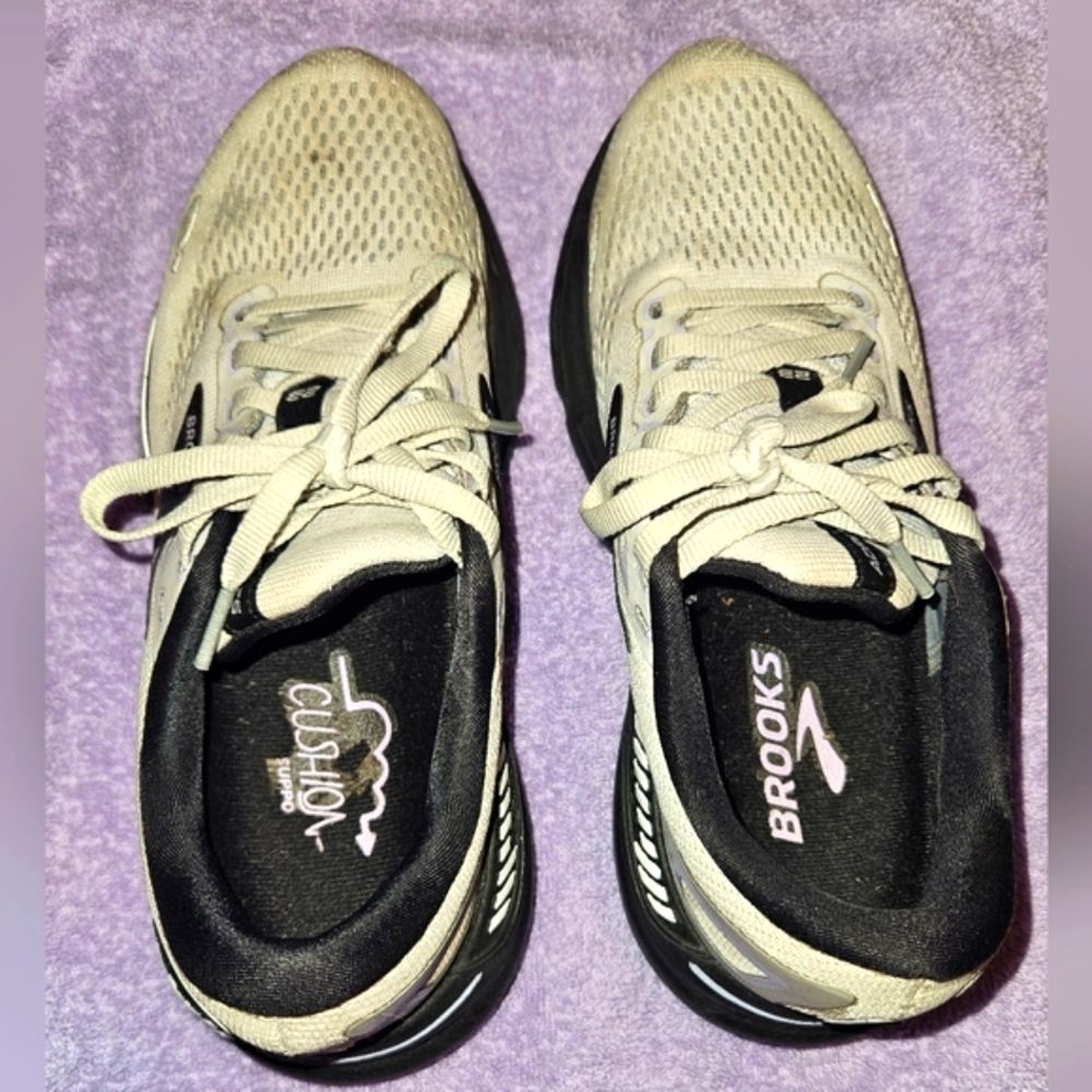 Brooks Adrenaline GTS 23 Womens Running Shoes - Picture 6 of 9